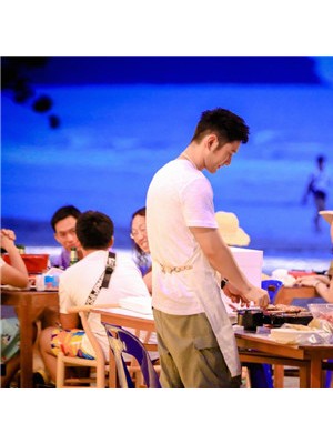 黄晓明接棒《中餐厅》新任主厨，迅达平板灶火力相助