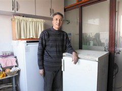 青岛用户将使用32年的冷柜赠送给海尔世界家电博物馆