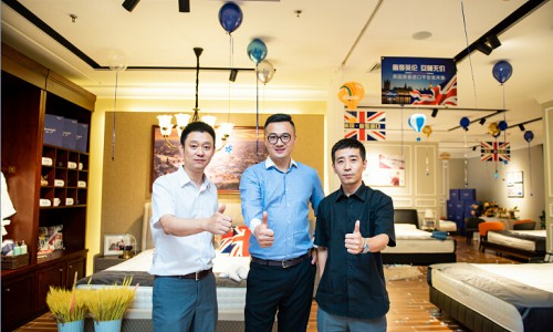 英国老牌床垫“平安夜”哈尔滨店开业,极享英式安睡